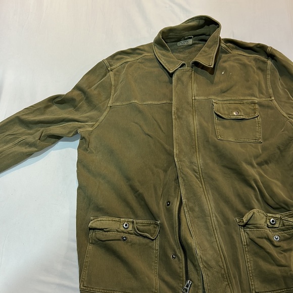 4 sweaters in bundle - Picture 10 of 13